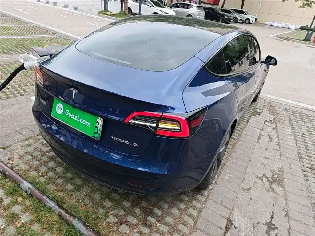 Tesla Model 3 — фото 5