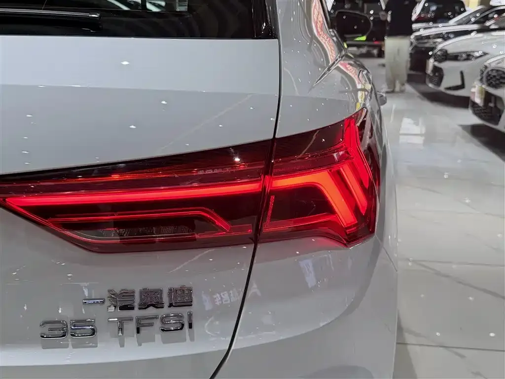 Audi Q3 — фото 2