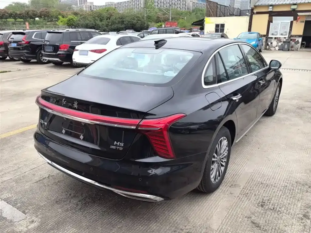 Hongqi H5 — фото 10