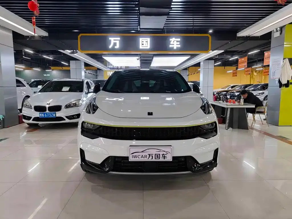 Lynk & Co 05