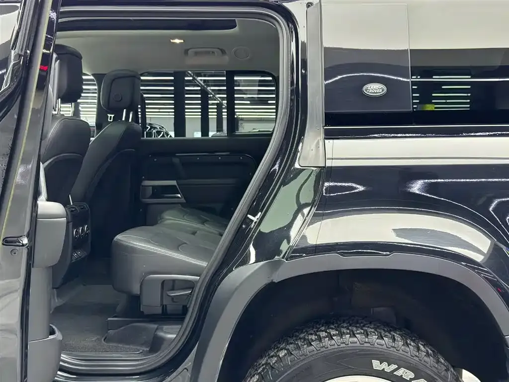 Land Rover Defender — фото 10