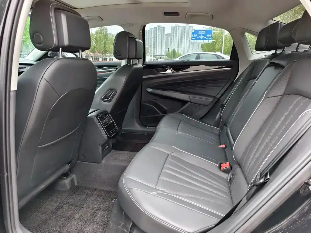 Volkswagen Passat — фото 2