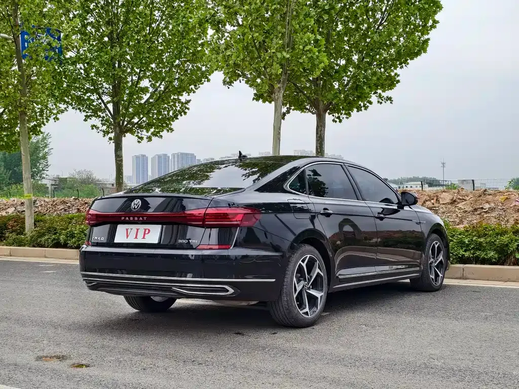 Volkswagen Passat — фото 9