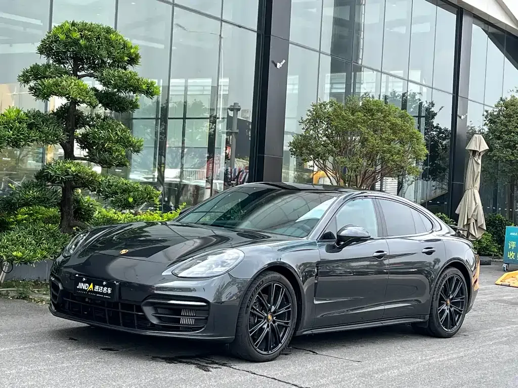 Porsche Panamera — фото 1
