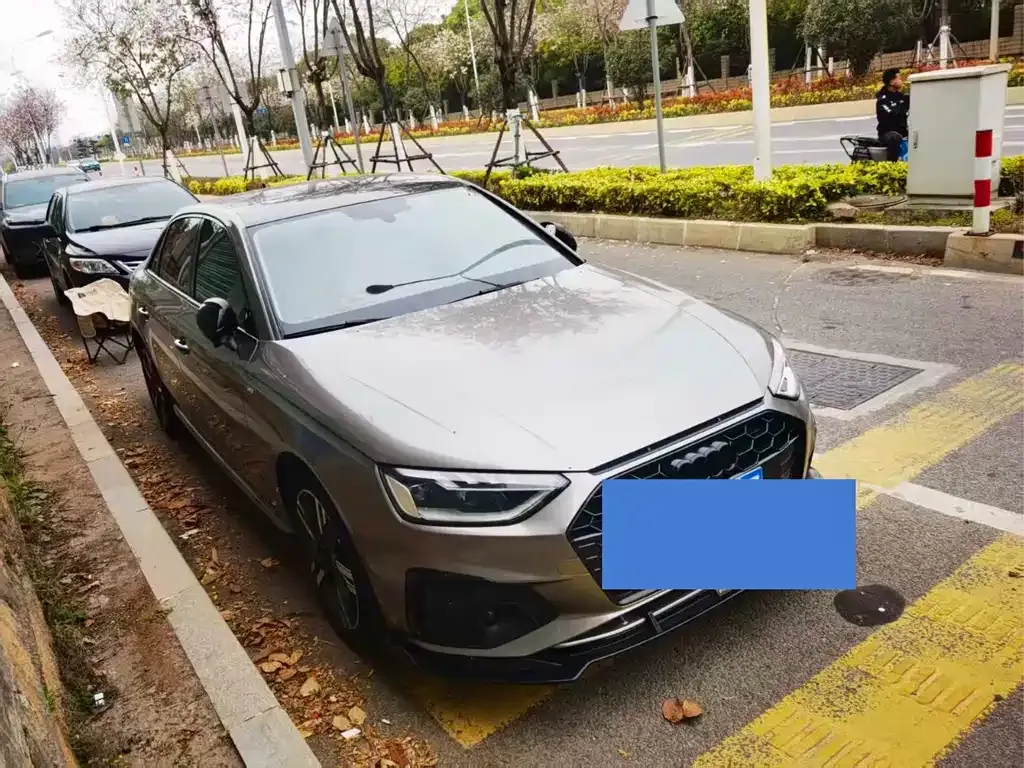 Audi A4L 2021 из CN, фото 10