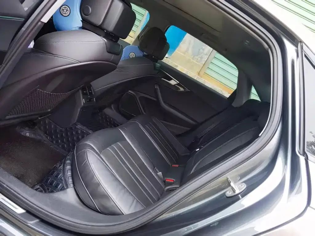 Audi A4L 2021 из CN, фото 4