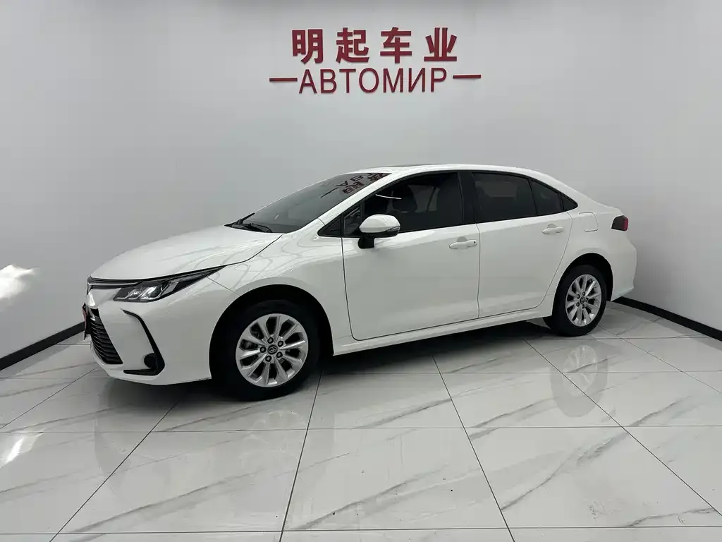 Toyota Corolla — фото 1