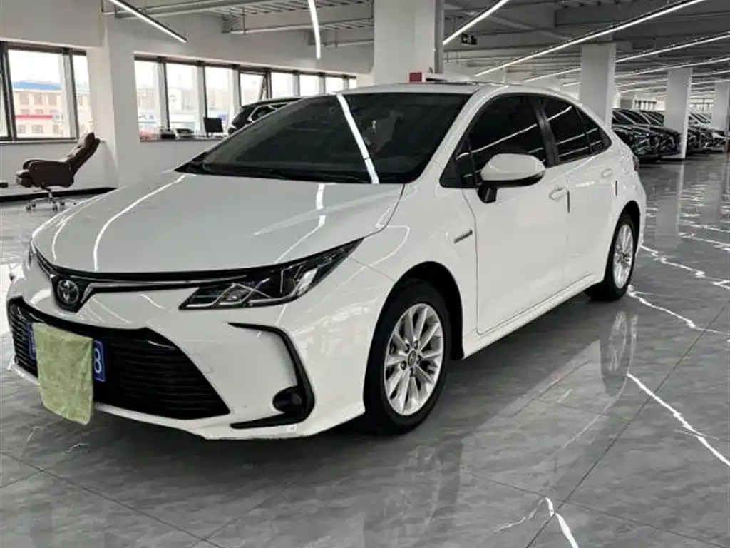 Toyota Corolla — фото 5