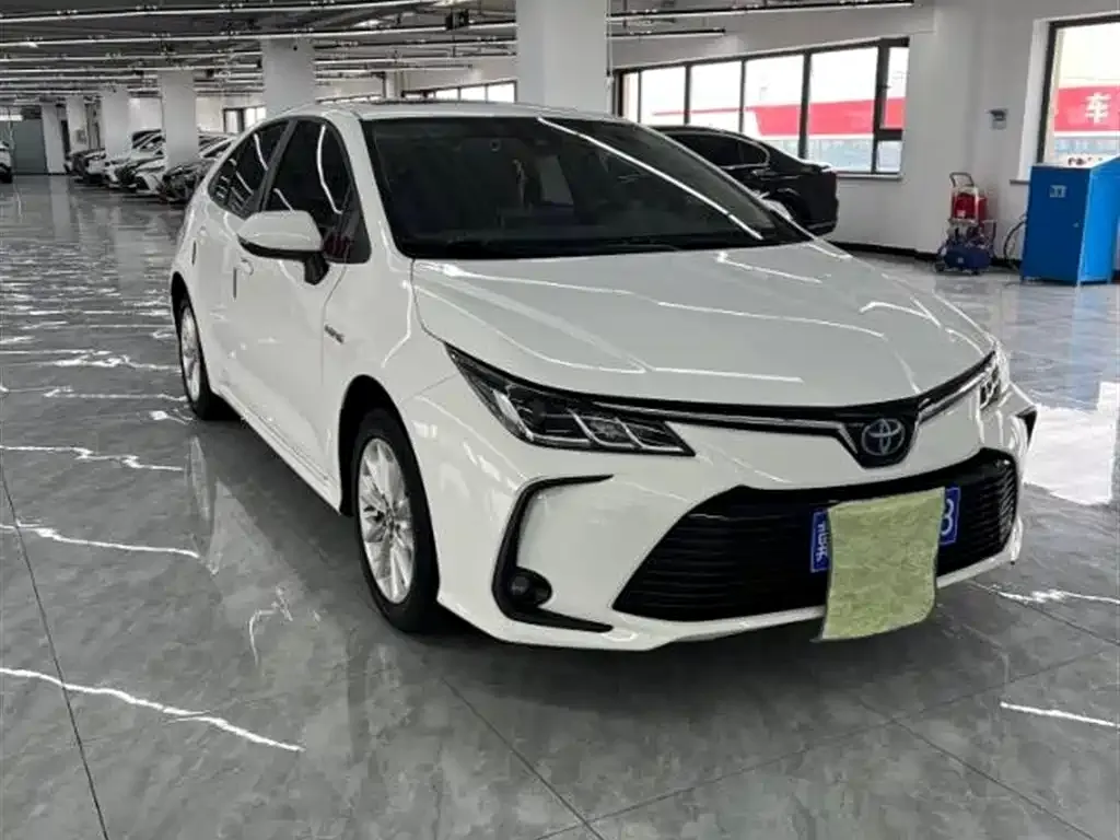 Toyota Corolla — фото 2