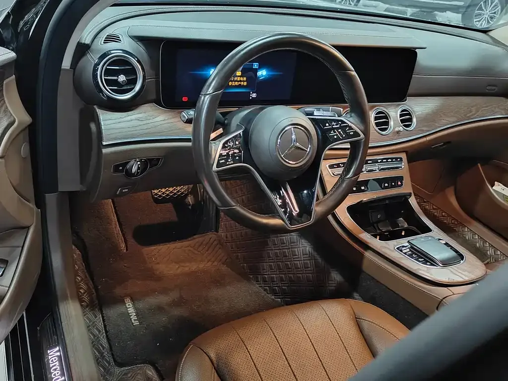 Mercedes-Benz E-Class — фото 4