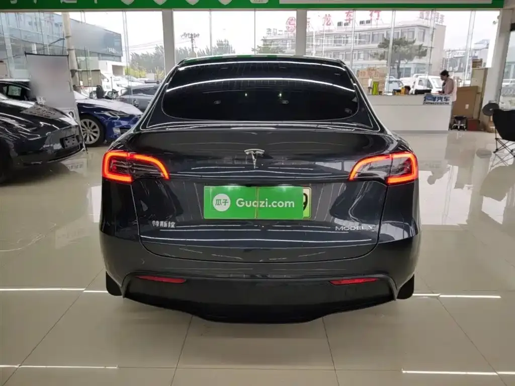 Tesla Model Y — фото 7