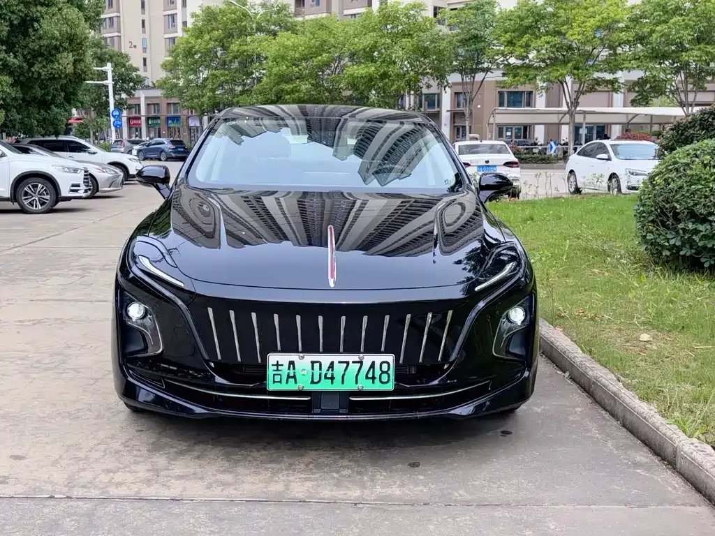 Hongqi E-QM5 2024 из CN, фото 4