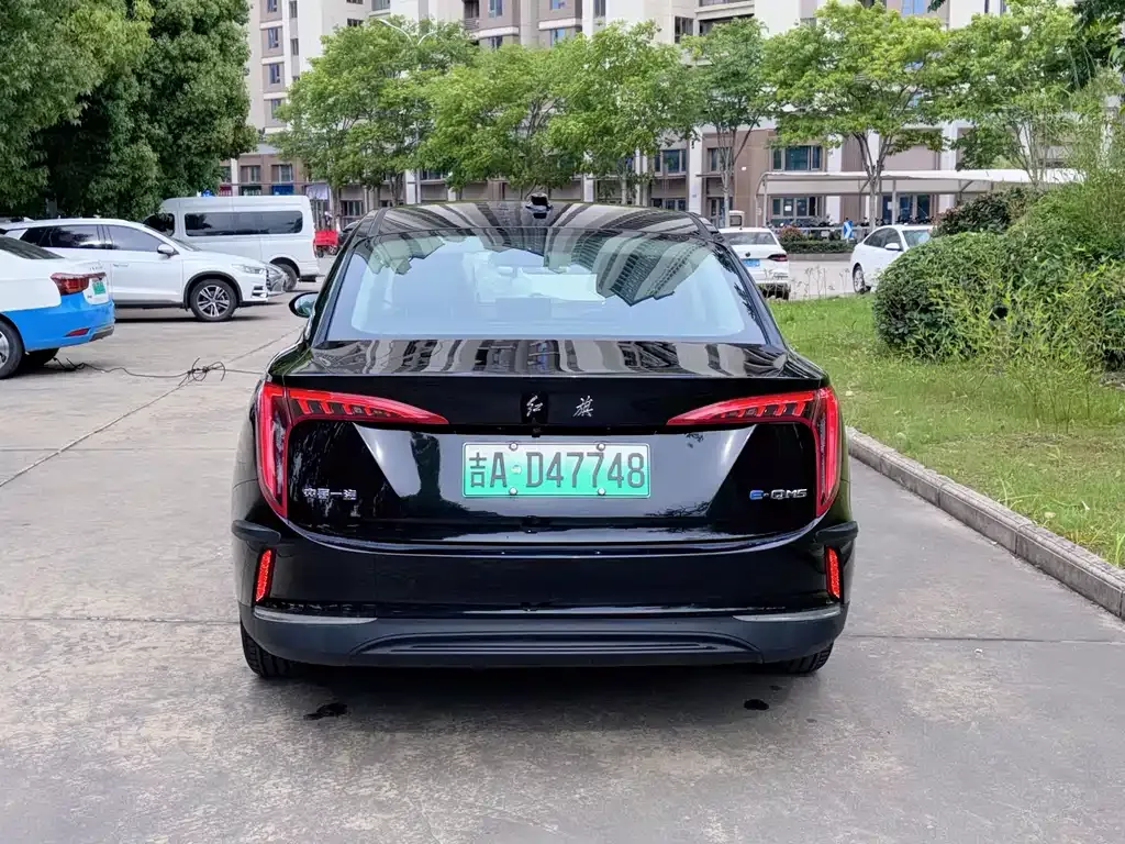 Hongqi E-QM5 2024 из CN, фото 5