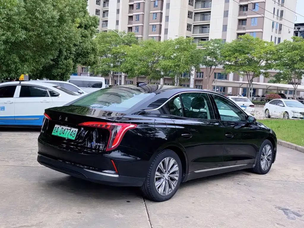 Hongqi E-QM5 2024 из CN, фото 9