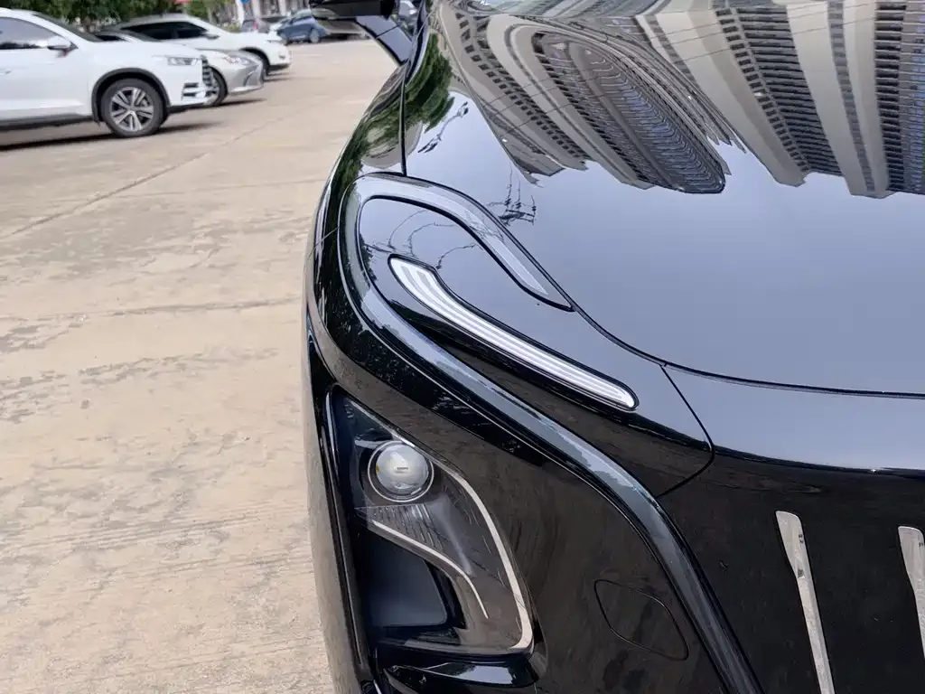 Hongqi E-QM5 2024 из CN, фото 8