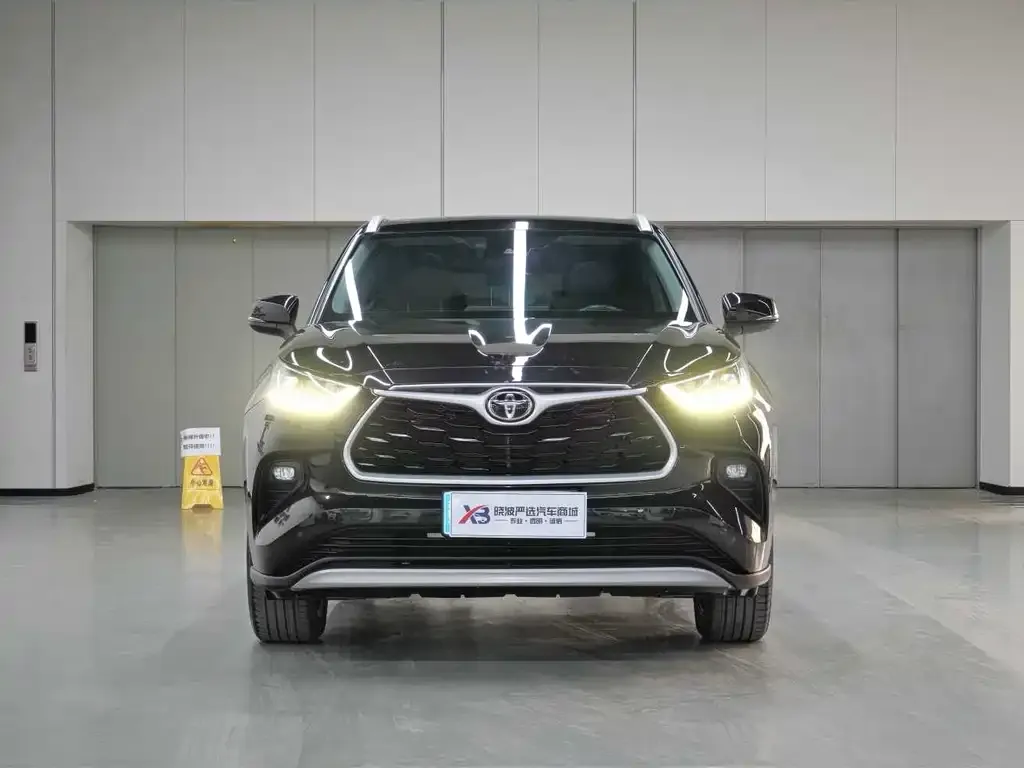 Toyota Highlander — фото 2