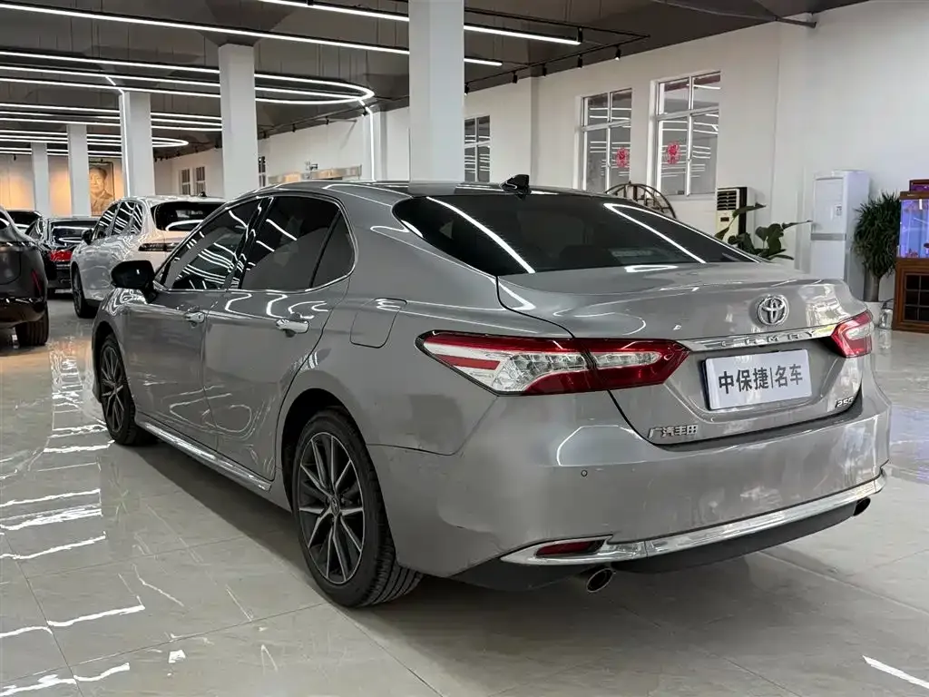 Toyota Camry 2023 из CN, фото 3