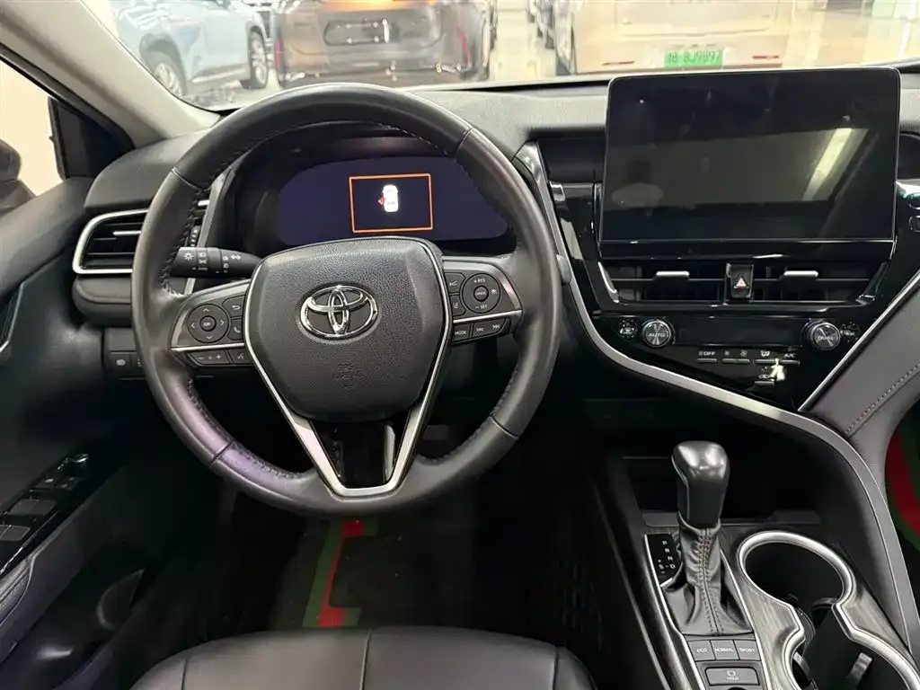 Toyota Camry 2023 из CN, фото 2