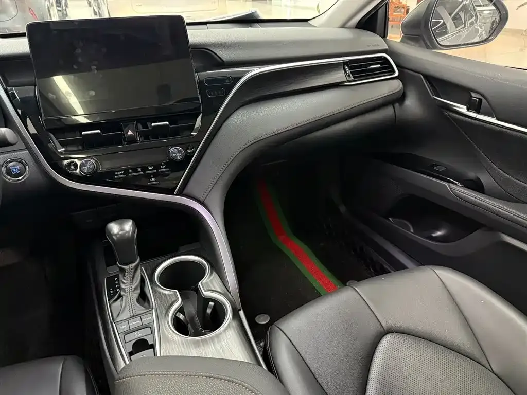 Toyota Camry 2023 из CN, фото 10