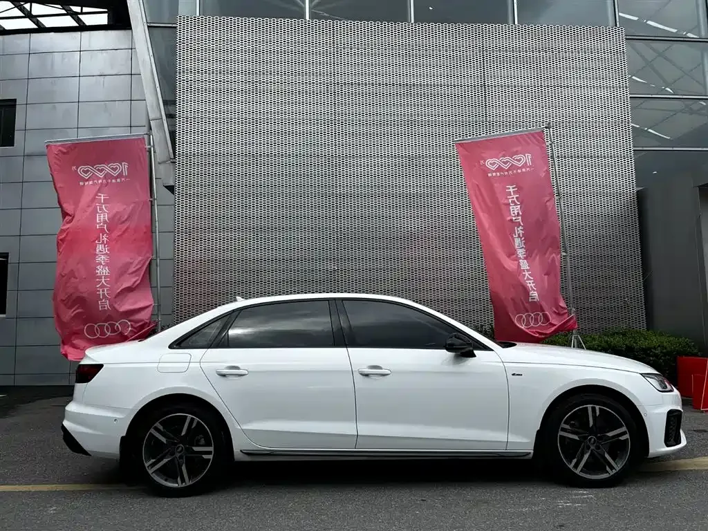Audi A4L — фото 7