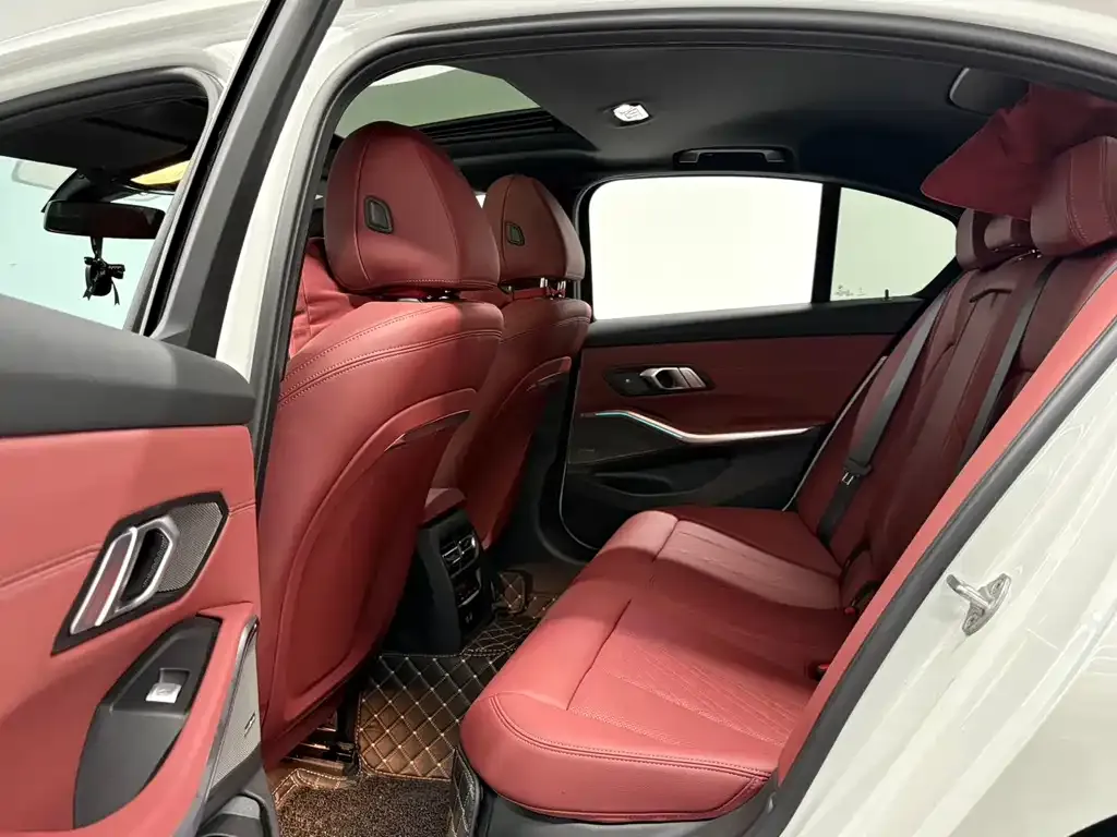 BMW 3 Series 2024 из CN, фото 3