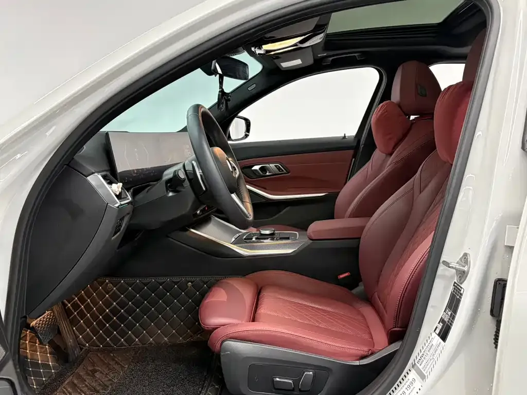 BMW 3 Series 2024 из CN, фото 10