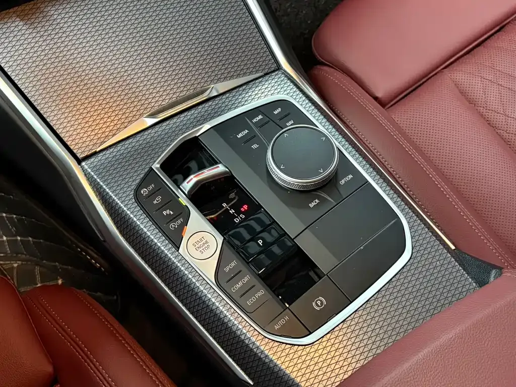 BMW 3 Series 2024 из CN, фото 7