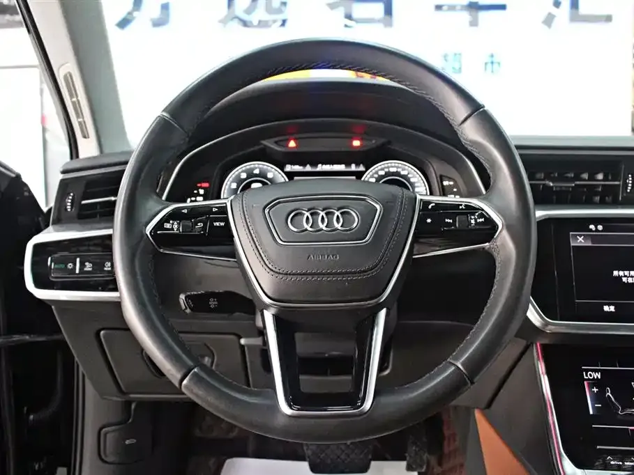 Audi A6L — фото 10