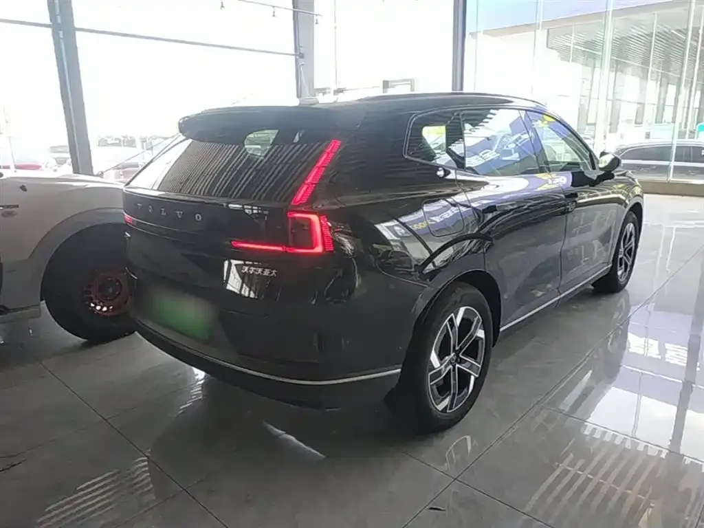 Volvo XC70 Plug-in Hybrid 2026 из CN, фото 5