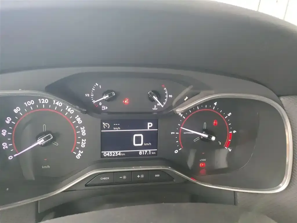 Citroen C6 2023 из CN, фото 3