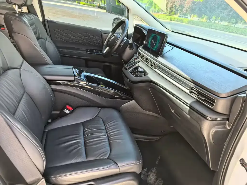 Honda Elysion 2025 из CN, фото 7