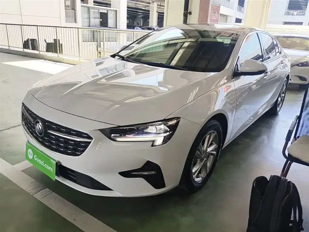 Buick Regal — фото 1