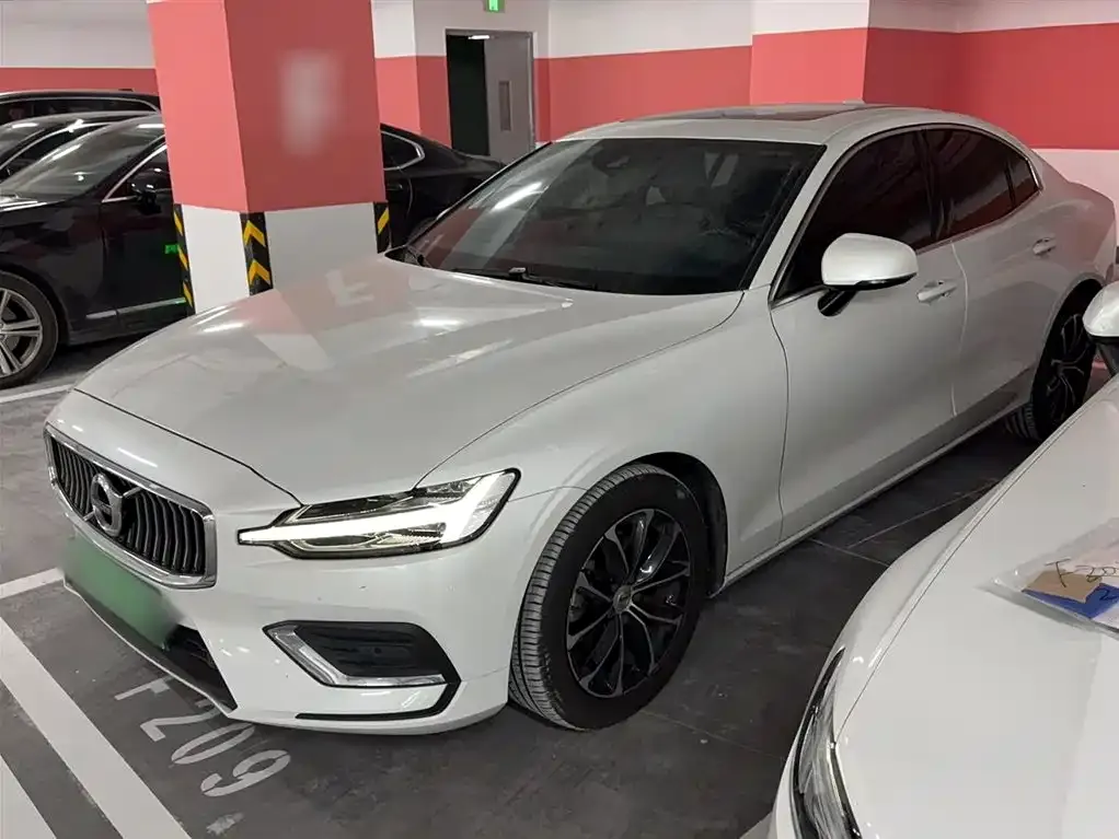 Volvo S60 2021 из CN, фото 1