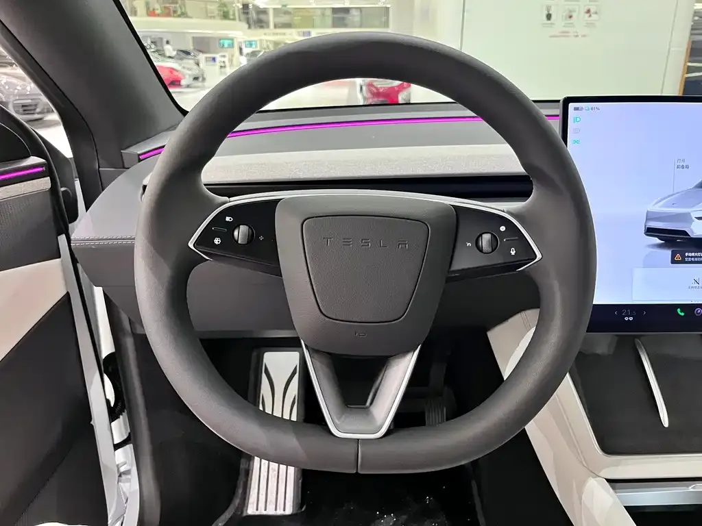 Tesla Model Y L — фото 4
