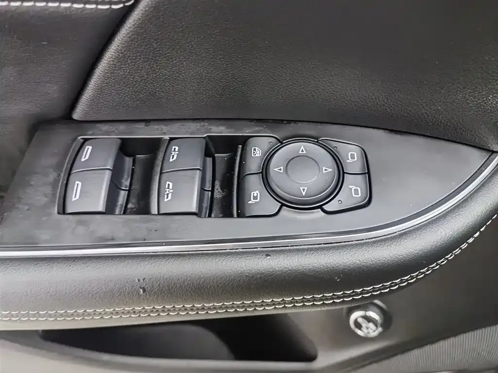 Buick Envision Plus — фото 9