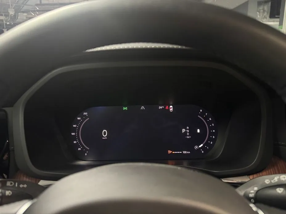 Volvo XC60 2024 из KR, фото 9