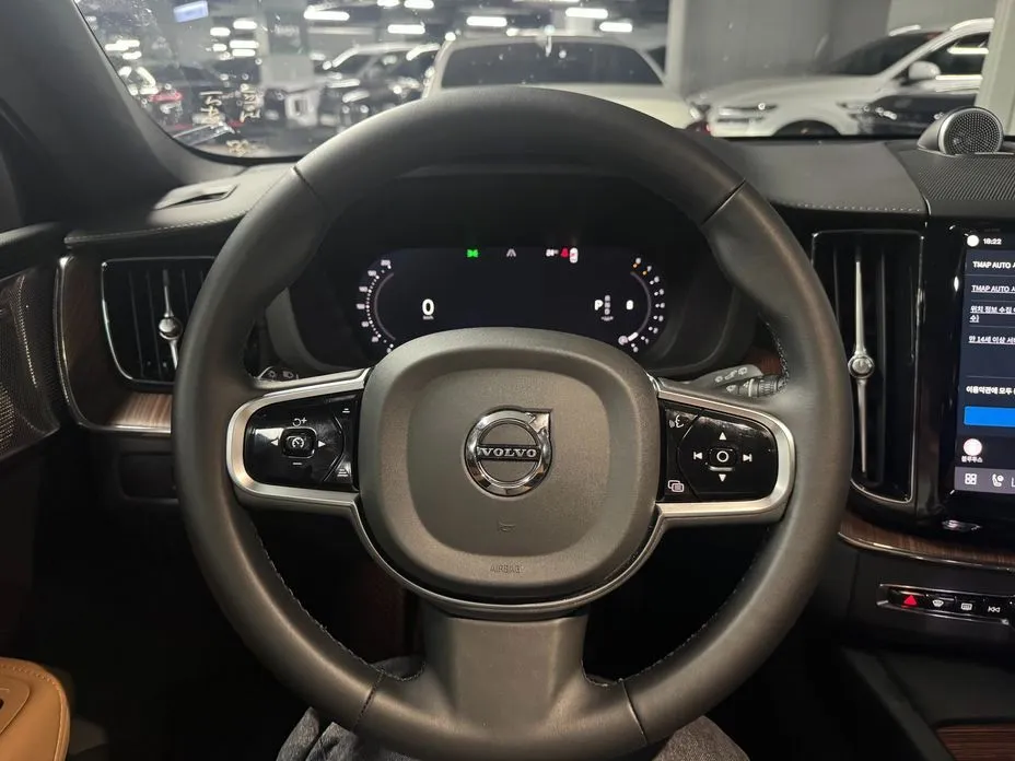 Volvo XC60 2024 из KR, фото 8