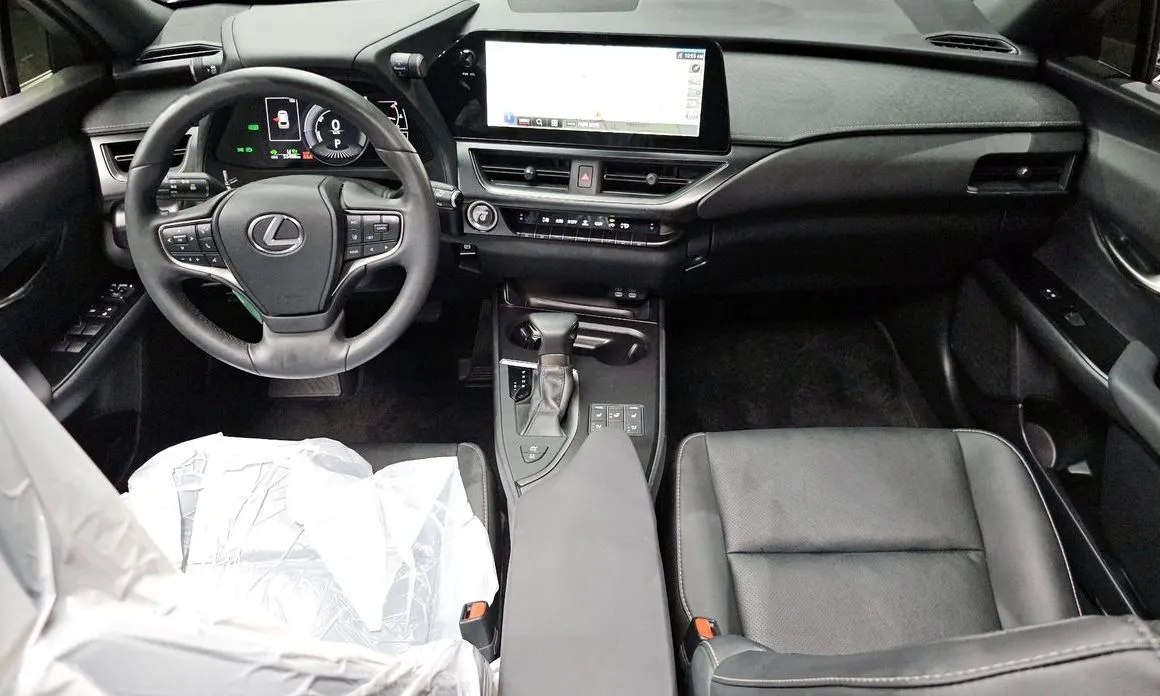 Lexus UX — фото 10