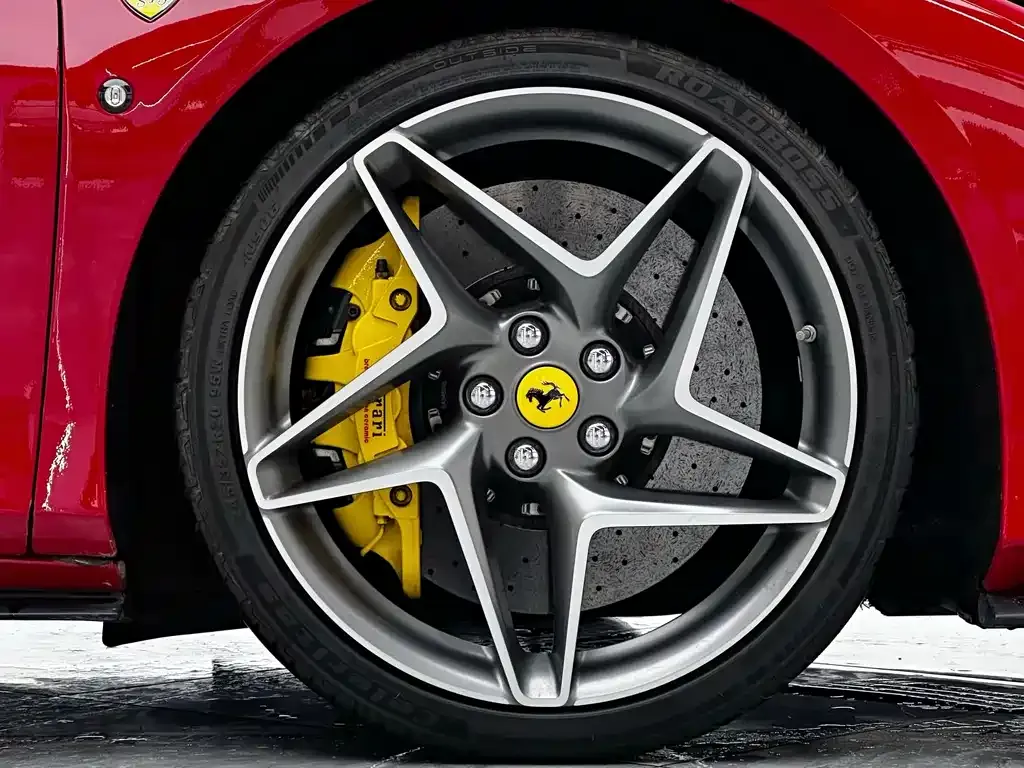 Ferrari F8 — фото 10