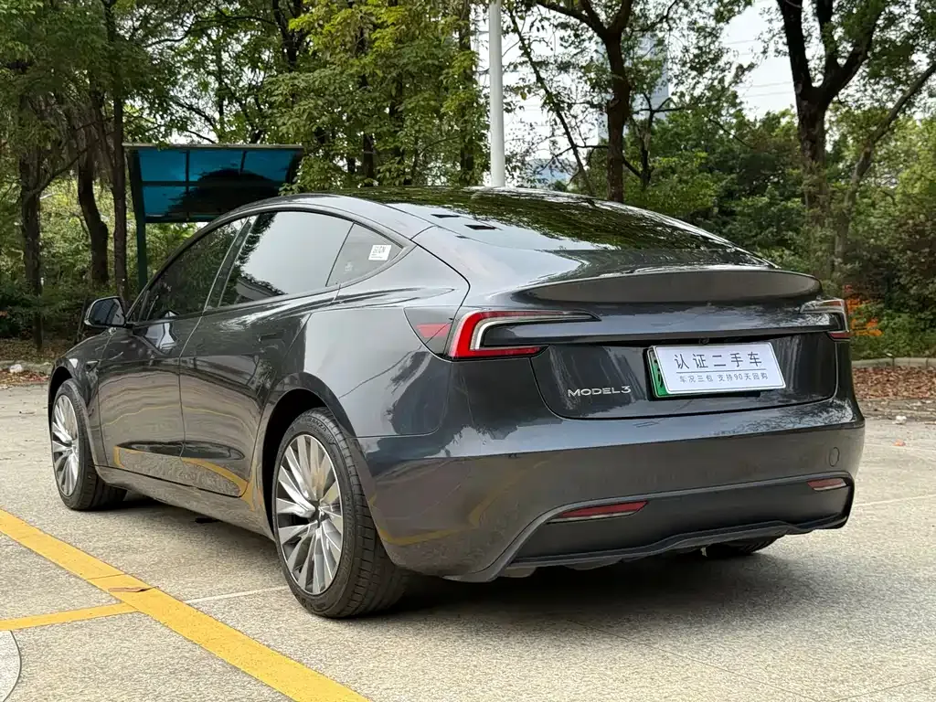 Tesla Model 3 — фото 9