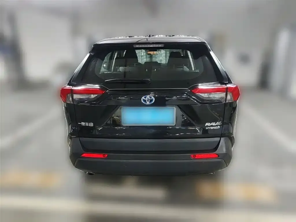 Toyota RAV4 — фото 10