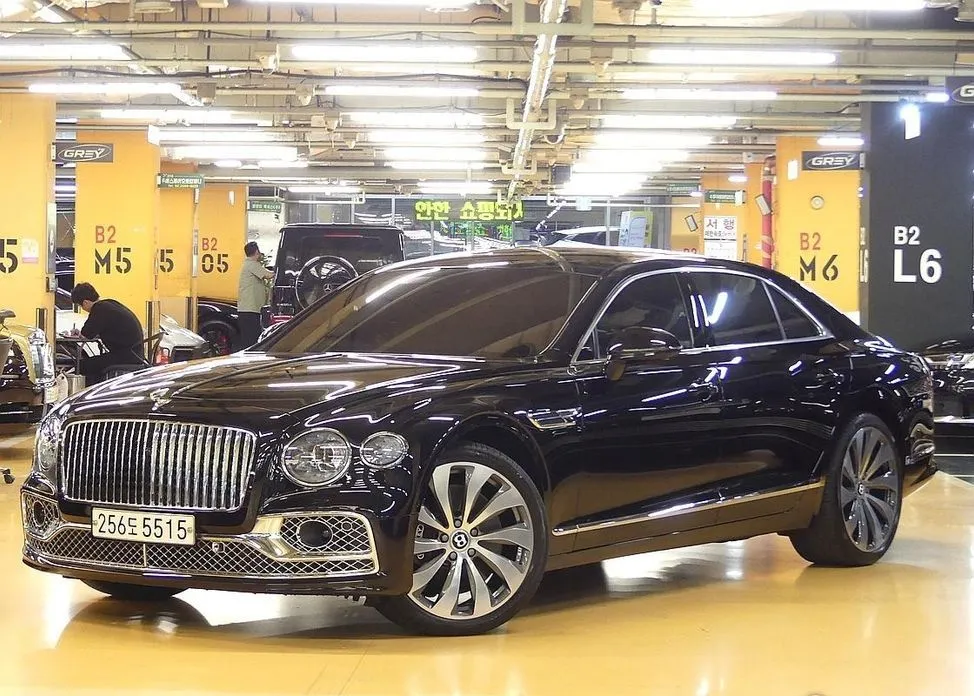 Bentley Flying Spur 2022 из KR, фото 9