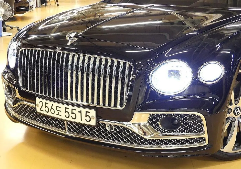 Bentley Flying Spur 2022 из KR, фото 6