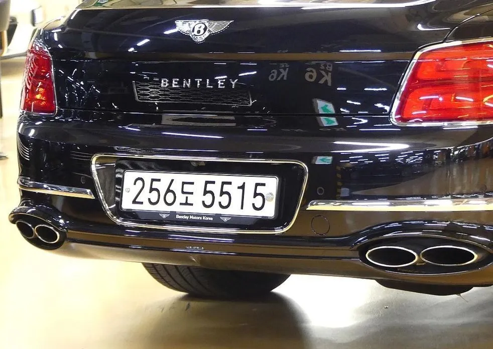 Bentley Flying Spur 2022 из KR, фото 7