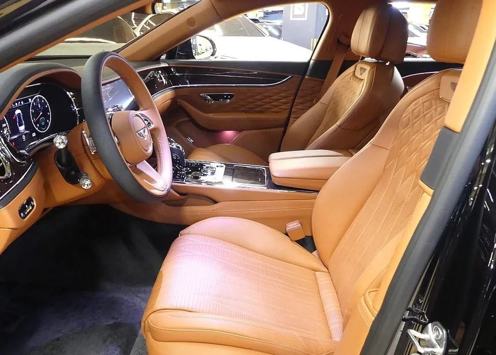 Bentley Flying Spur 2022 из KR, фото 2