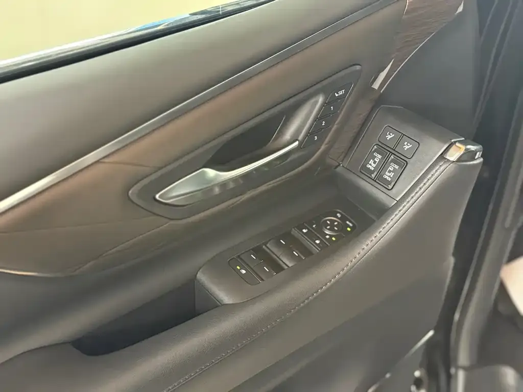 Toyota Alphard 2025 из CN, фото 9