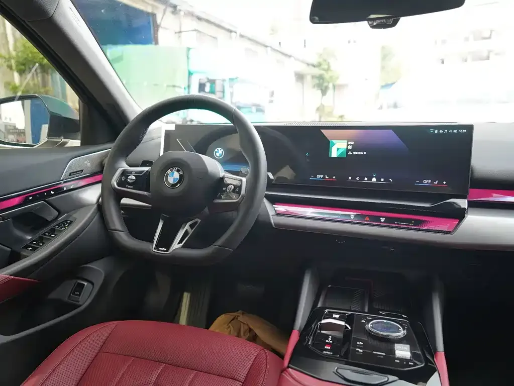 BMW 5 Series 2024 из CN, фото 7