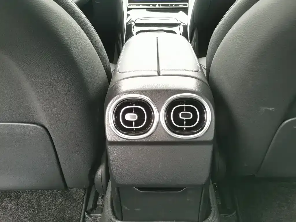 Mercedes-Benz C-Class 2023 из CN, фото 4