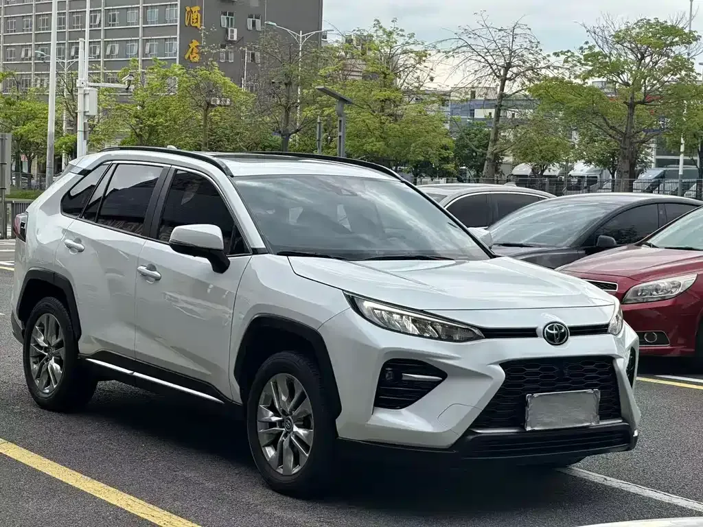 Toyota Wildlander — фото 5