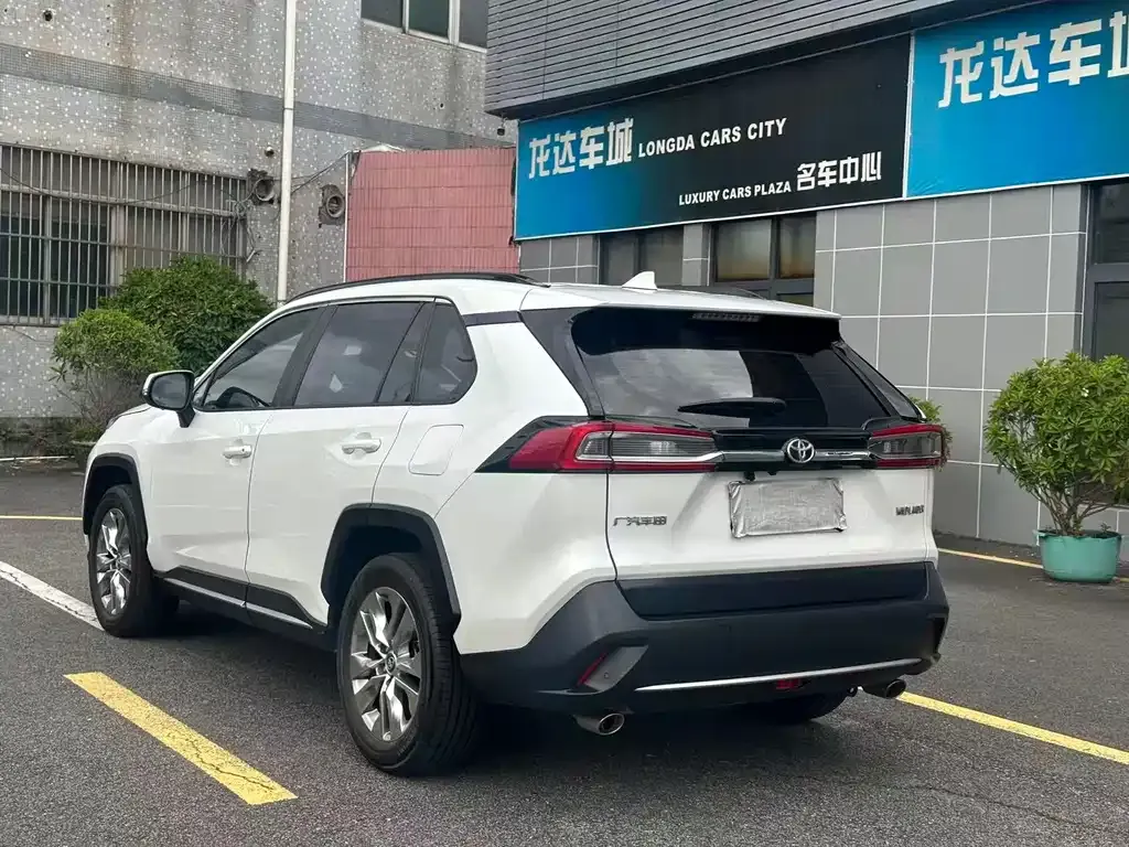 Toyota Wildlander — фото 9